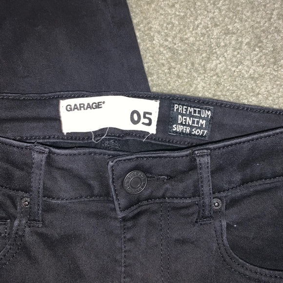 ⭐️Black Jeans⭐️ - Picture 2 of 3